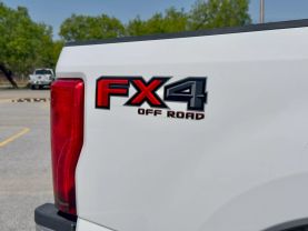 2017 FORD F250 SUPER DUTY CREW CAB PICKUP V8, TURBO DIESEL, 6.7L LARIAT PICKUP 4D 6 3/4 FT
