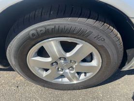 2004 TOYOTA AVALON