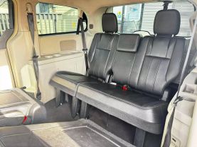 2016 CHRYSLER TOWN & COUNTRY - V6, 3.6 LITER TOURING MINIVAN 4D