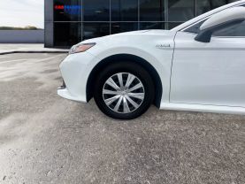 2020 Toyota Camry Hybrid Le Sedan 4d - Image 14