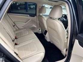 2017 VOLKSWAGEN PASSAT