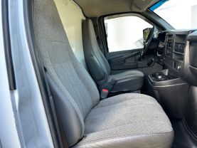 2010 CHEVROLET EXPRESS COMMERCIAL CUTAWAY CUTAWAY V8, 6.0 LITER VAN CAB-CHASSIS 2D