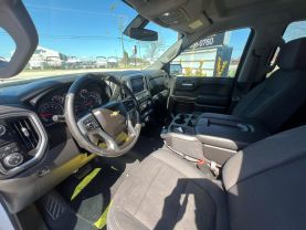 2019 Chevrolet Silverado 1500 Crew Cab Lt Pickup 4d 5 3/4 Ft - Image 16