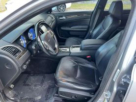 2013 CHRYSLER 300 SEDAN V8, HEMI, 5.7 LITER 300C SEDAN 4D