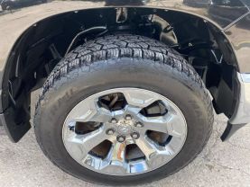 2019 RAM 1500 CREW CAB PICKUP V8, HEMI, 5.7 LITER BIG HORN PICKUP 4D 5 1/2 FT