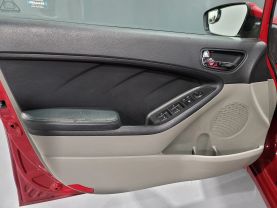 2014 Kia Forte - - Image 26