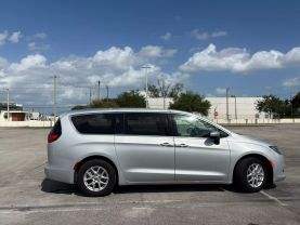 2023 CHRYSLER VOYAGER