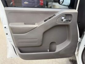 2015 NISSAN FRONTIER CREW CAB PICKUP V6, 4.0 LITER SV PICKUP 4D 5 FT