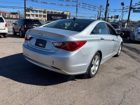2013 Hyundai Sonata - Image 3