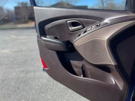 2011 HYUNDAI TUCSON SUV 4-CYL, 2.4 LITER GLS SPORT UTILITY 4D