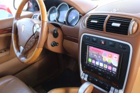 2004 Porsche Cayenne - Image 10