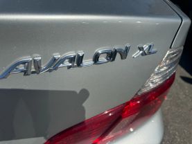 2004 TOYOTA AVALON