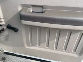2008 Ford F350 Super Duty Regular Cab & Chassis - Image 23