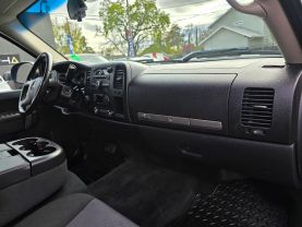 2010 GMC SIERRA 1500 CREW CAB PICKUP V8, FLEX FUEL, 5.3 LITER SLE PICKUP 4D 5 3/4 FT