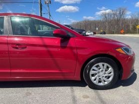 2017 Hyundai Elantra - Image 10