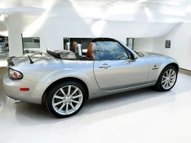 2006 MAZDA MX-5 MIATA CONVERTIBLE 4-CYL, 2.0 LITER CONVERTIBLE 2D
