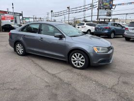 2014 Volkswagen Jetta - Image 2