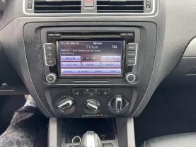 2014 Volkswagen Jetta - Image 13