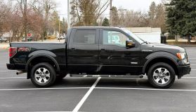 2014 FORD F150 SUPERCREW CAB PICKUP TUXEDO BLACK METALLIC AUTOMATIC - Capital City Auto