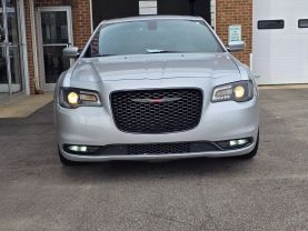 2022 Chrysler 300300s V6 Sedan 4d - Image 3