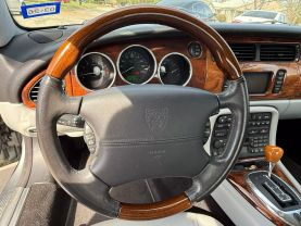 2005 JAGUAR XK COUPE V8, 4.2 LITER XK8 COUPE 2D