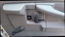 2015 Chevrolet Express Commercial Cutaway Cutaway Van 2d - Image 18
