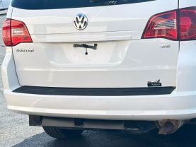 2012 VOLKSWAGEN ROUTAN PASSENGER - AUTOMATIC - Dart Auto Group