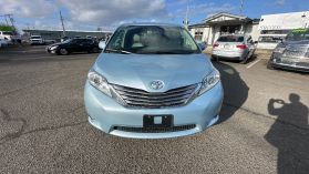 2017 TOYOTA SIENNA