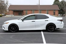 2019 TOYOTA CAMRY SEDAN SUPER WHITE AUTOMATIC - Capital City Auto