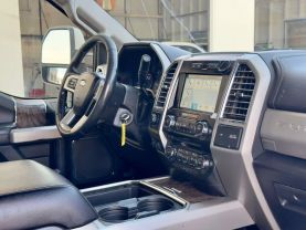 2017 FORD F250 SUPER DUTY CREW CAB PICKUP V8, TURBO DIESEL, 6.7L LARIAT PICKUP 4D 6 3/4 FT