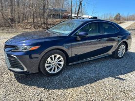 2022 TOYOTA CAMRY SEDAN 4-CYL, 2.5 LITER LE SEDAN 4D at T&T Repairables - used car dealership in Spencer, Indiana.