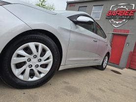 2020 Hyundai Elantra - Image 14