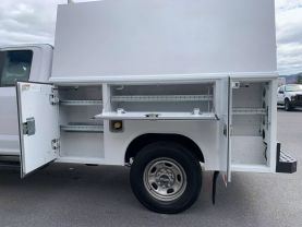 2019 FORD F350 SUPER DUTY SUPER CAB 8FT READING ENCLOSED SERVICE BED TRUCK SERVICE/UTILITY TRUCKS V8, 6.2 LITER XL PICKUP 4D 8 FT - Eddies Auto Sales