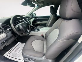 2020 Toyota Camry Hybrid Le Sedan 4d - Image 9