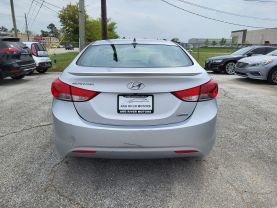 2013 HYUNDAI ELANTRA SEDAN 4-CYL, PZEV, 1.8 LITER LIMITED SEDAN 4D