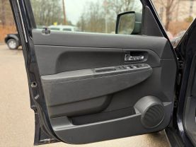 2011 JEEP LIBERTY SUV V6, 3.7 LITER SPORT SUV 4D