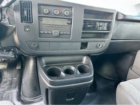 2010 CHEVROLET EXPRESS COMMERCIAL CUTAWAY CUTAWAY V8, 6.0 LITER VAN CAB-CHASSIS 2D