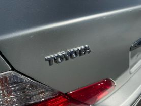 2004 TOYOTA AVALON