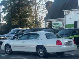 2006 LINCOLN TOWN CAR SEDAN V8, 4.6 LITER SIGNATURE LIMITED SEDAN 4D