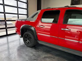 2011 CHEVROLET AVALANCHE SUV V8, FLEX FUEL, 5.3 LITER LTZ SPORT UTILITY PICKUP 4D 5 1/4 FT