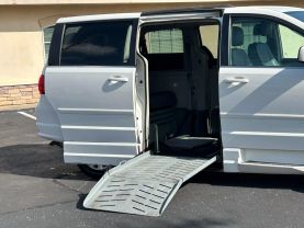 2012 VOLKSWAGEN ROUTAN PASSENGER - AUTOMATIC - Dart Auto Group