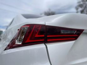 2016 Lexus Is - Image 36
