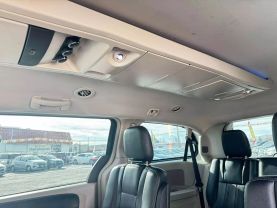 2016 CHRYSLER TOWN & COUNTRY - V6, 3.6 LITER TOURING MINIVAN 4D