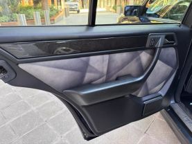 1995 MERCEDES-BENZ E500 - - SEDAN