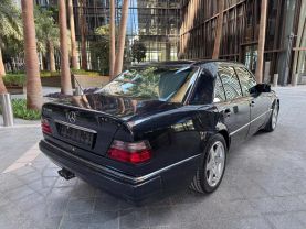 1995 MERCEDES-BENZ E500 - - SEDAN