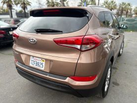 2017 HYUNDAI TUCSON SUV 4-CYL, 2.0 LITER SE SPORT UTILITY 4D