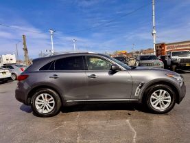 2017 INFINITI QX70