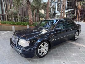 1995 MERCEDES-BENZ E500 - - SEDAN