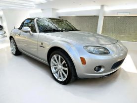 2006 MAZDA MX-5 MIATA CONVERTIBLE 4-CYL, 2.0 LITER CONVERTIBLE 2D