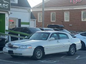2006 LINCOLN TOWN CAR SEDAN V8, 4.6 LITER SIGNATURE LIMITED SEDAN 4D